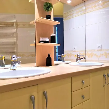 Le Bout Du Pont - 5 Min A Pied De La Gare Villebourbon Et De L'hypercentre - Vue Sur Pont Vieux - Grande Terrasse - 8 Couchages - 3 Spacieuses - 4 Lits - Places De Stationnement Gratuites Au Pied De L'immeuble Apartamento Montauban