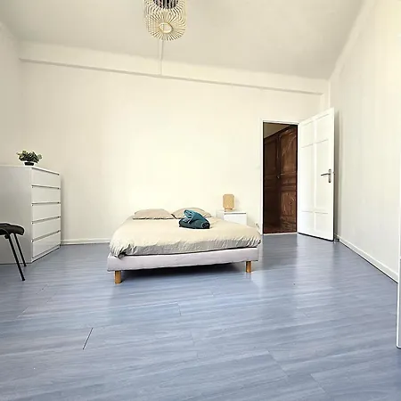 Le Bout Du Pont - 5 Min A Pied De La Gare Villebourbon Et De L'hypercentre - Vue Sur Pont Vieux - Grande Terrasse - 8 Couchages - 3 Spacieuses - 4 Lits - Places De Stationnement Gratuites Au Pied De L'immeuble *