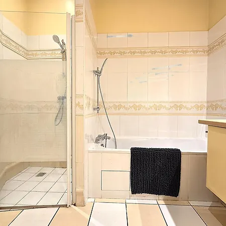 Le Bout Du Pont - 5 Min A Pied De La Gare Villebourbon Et De L'hypercentre - Vue Sur Pont Vieux - Grande Terrasse - 8 Couchages - 3 Spacieuses - 4 Lits - Places De Stationnement Gratuites Au Pied De L'immeuble Montauban