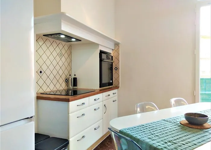 Le Bout Du Pont - 5 Min A Pied De La Gare Villebourbon Et De L'hypercentre - Vue Sur Pont Vieux - Grande Terrasse - 8 Couchages - 3 Spacieuses - 4 Lits - Places De Stationnement Gratuites Au Pied De L'immeuble *