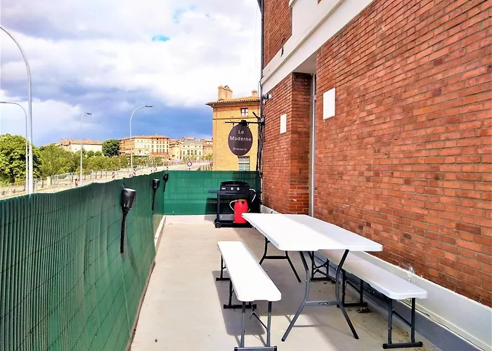 Le Bout Du Pont - 5 Min A Pied De La Gare Villebourbon Et De L'hypercentre - Vue Sur Pont Vieux - Grande Terrasse - 8 Couchages - 3 Spacieuses - 4 Lits - Places De Stationnement Gratuites Au Pied De L'immeuble * Μοντωμπάν