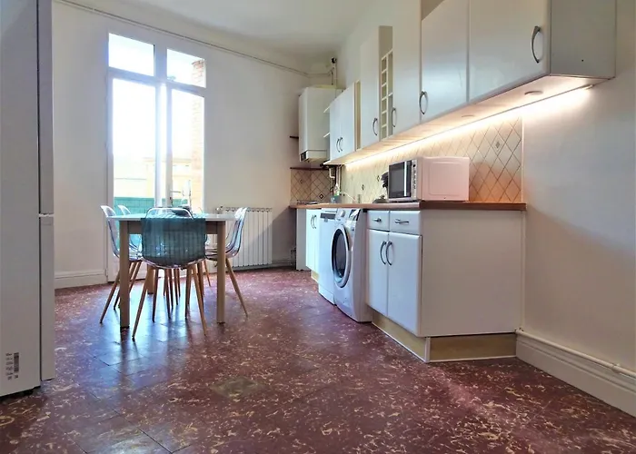 Le Bout Du Pont - 5 Min A Pied De La Gare Villebourbon Et De L'hypercentre - Vue Sur Pont Vieux - Grande Terrasse - 8 Couchages - 3 Spacieuses - 4 Lits - Places De Stationnement Gratuites Au Pied De L'immeuble *