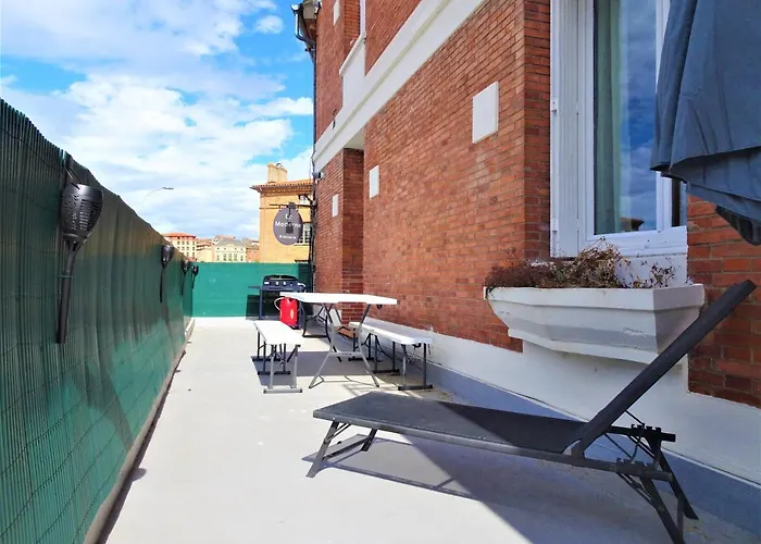 Le Bout Du Pont - 5 Min A Pied De La Gare Villebourbon Et De L'hypercentre - Vue Sur Pont Vieux - Grande Terrasse - 8 Couchages - 3 Spacieuses - 4 Lits - Places De Stationnement Gratuites Au Pied De L'immeuble