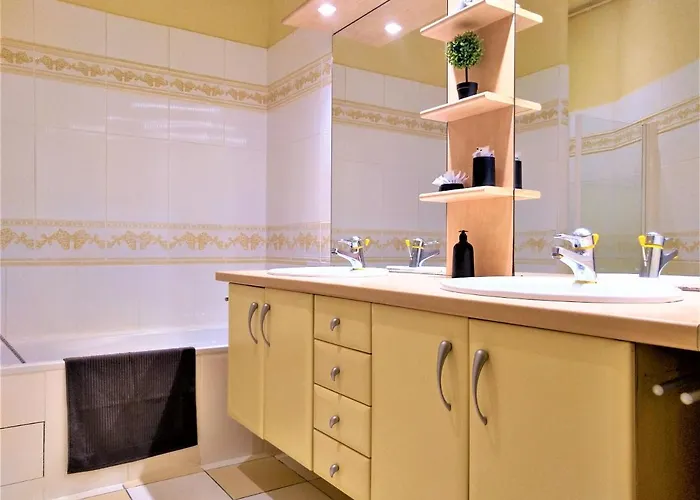 Le Bout Du Pont - 5 Min A Pied De La Gare Villebourbon Et De L'hypercentre - Vue Sur Pont Vieux - Grande Terrasse - 8 Couchages - 3 Spacieuses - 4 Lits - Places De Stationnement Gratuites Au Pied De L'immeuble Διαμέρισμα *