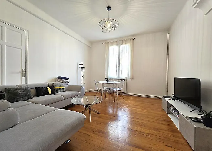 Le Bout Du Pont - 5 Min A Pied De La Gare Villebourbon Et De L'hypercentre - Vue Sur Pont Vieux - Grande Terrasse - 8 Couchages - 3 Spacieuses - 4 Lits - Places De Stationnement Gratuites Au Pied De L'immeuble Διαμέρισμα Μοντωμπάν