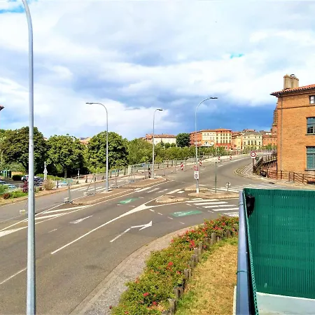 Le Bout Du Pont - 5 Min A Pied De La Gare Villebourbon Et De L'hypercentre - Vue Sur Pont Vieux - Grande Terrasse - 8 Couchages - 3 Spacieuses - 4 Lits - Places De Stationnement Gratuites Au Pied De L'immeuble Montauban