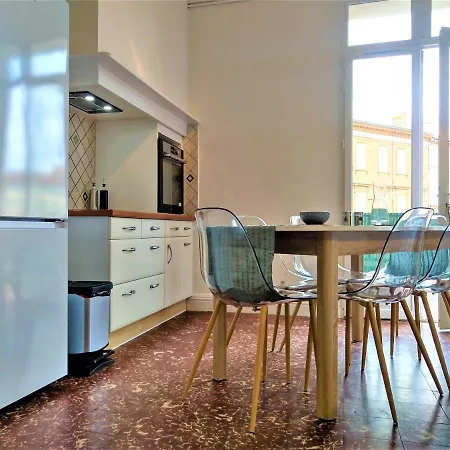 Le Bout Du Pont - 5 Min A Pied De La Gare Villebourbon Et De L'hypercentre - Vue Sur Pont Vieux - Grande Terrasse - 8 Couchages - 3 Spacieuses - 4 Lits - Places De Stationnement Gratuites Au Pied De L'immeuble Daire *