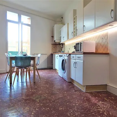 Le Bout Du Pont - 5 Min à Pied De La Gare Villebourbon Et De L'hypercentre - Vue Sur Pont Vieux - Grande Terrasse - 8 Couchages - 3 Spacieuses - 4 Lits - Places De Stationnement Gratuites Au Pied De L'immeuble *