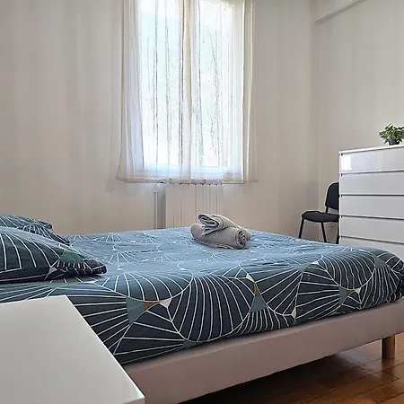 Le Bout Du Pont - 5 Min à Pied De La Gare Villebourbon Et De L'hypercentre - Vue Sur Pont Vieux - Grande Terrasse - 8 Couchages - 3 Spacieuses - 4 Lits - Places De Stationnement Gratuites Au Pied De L'immeuble * Montauban