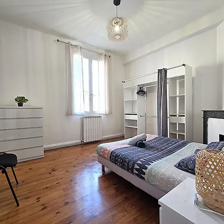 Daire Le Bout Du Pont - 5 Min A Pied De La Gare Villebourbon Et De L'hypercentre - Vue Sur Pont Vieux - Grande Terrasse - 8 Couchages - 3 Spacieuses - 4 Lits - Places De Stationnement Gratuites Au Pied De L'immeuble