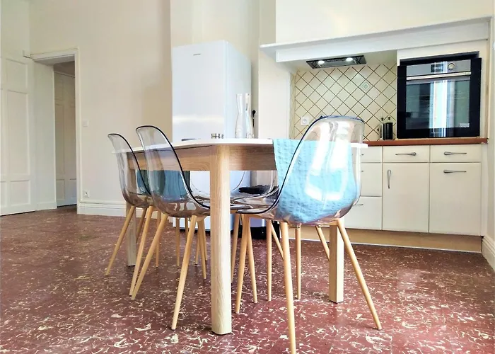 Apartment Le Bout Du Pont - 5 Min A Pied De La Gare Villebourbon Et De L'hypercentre - Vue Sur Pont Vieux - Grande Terrasse - 8 Couchages - 3 Spacieuses - 4 Lits - Places De Stationnement Gratuites Au Pied De L'immeuble Montauban