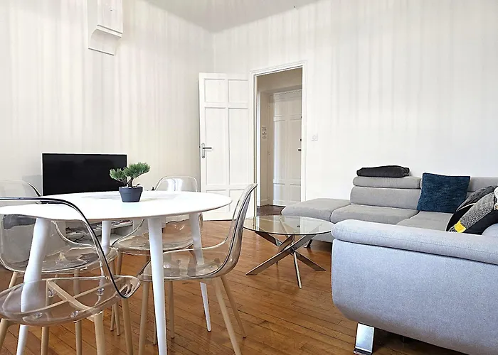 Le Bout Du Pont - 5 Min A Pied De La Gare Villebourbon Et De L'hypercentre - Vue Sur Pont Vieux - Grande Terrasse - 8 Couchages - 3 Spacieuses - 4 Lits - Places De Stationnement Gratuites Au Pied De L'immeuble Apartment