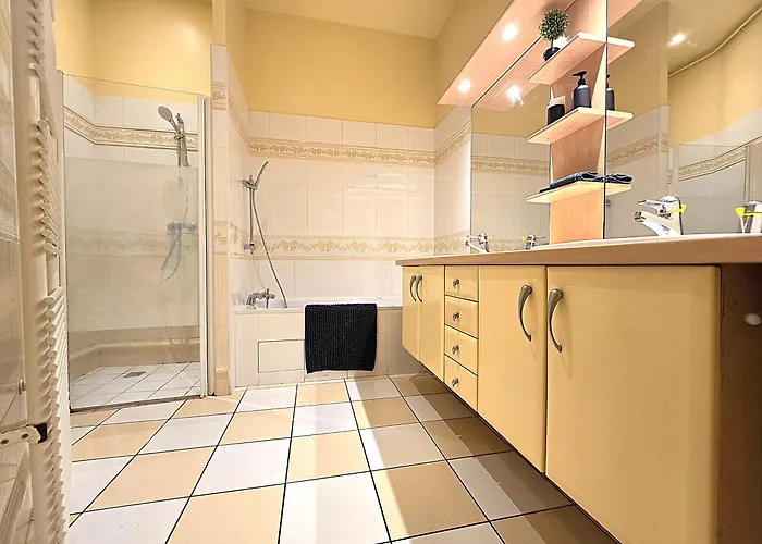 Le Bout Du Pont - 5 Min A Pied De La Gare Villebourbon Et De L'hypercentre - Vue Sur Pont Vieux - Grande Terrasse - 8 Couchages - 3 Spacieuses - 4 Lits - Places De Stationnement Gratuites Au Pied De L'immeuble Apartment Montauban