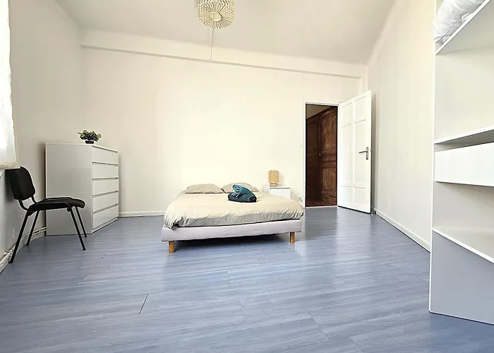 Le Bout Du Pont - 5 Min A Pied De La Gare Villebourbon Et De L'hypercentre - Vue Sur Pont Vieux - Grande Terrasse - 8 Couchages - 3 Spacieuses - 4 Lits - Places De Stationnement Gratuites Au Pied De L'immeuble *