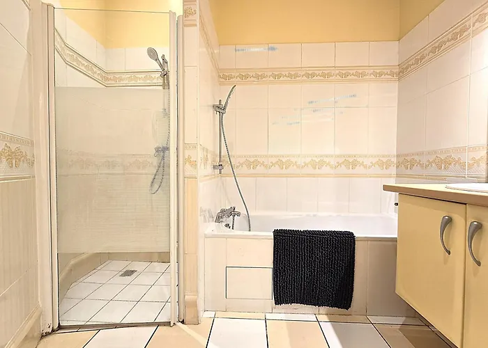 Le Bout Du Pont - 5 Min A Pied De La Gare Villebourbon Et De L'hypercentre - Vue Sur Pont Vieux - Grande Terrasse - 8 Couchages - 3 Spacieuses - 4 Lits - Places De Stationnement Gratuites Au Pied De L'immeuble Montauban